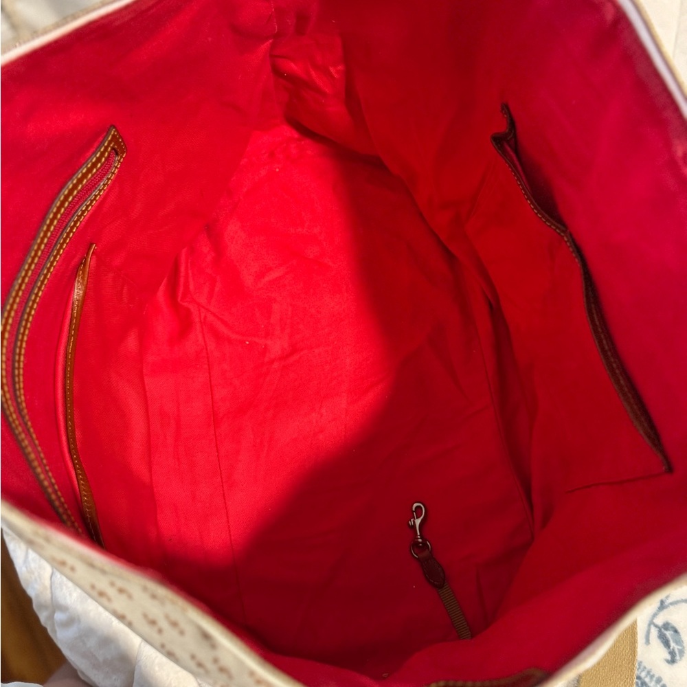 Dooney & Bourke White and Brown Signature Weekender Duffle Bag - Picture 5 of 6